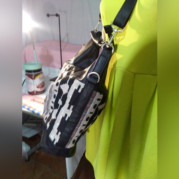 Maurice Large Utility Tote § - Picture 11 of 15